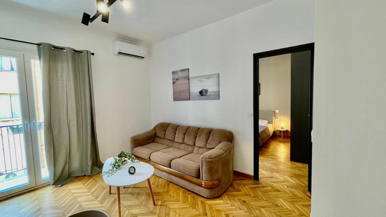 Gorgeous Renovated Apt. Close To Metro And Cultural Sites! Athens Exterior photo